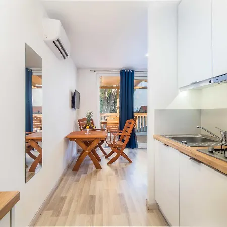 Mediteran Travel Mobile Homes Miran Pirovac Exterior foto