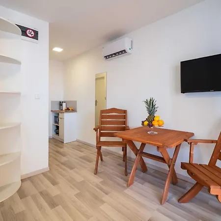 Mediteran Travel Mobile Homes Miran Pirovac Exterior foto