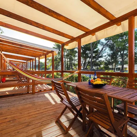 Mediteran Travel Mobile Homes Miran Pirovac Exterior foto