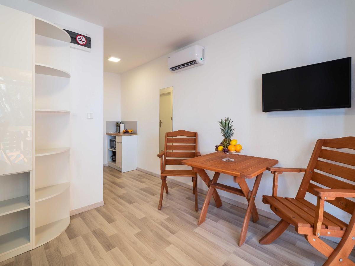 Mediteran Travel Mobile Homes Miran Campsite
